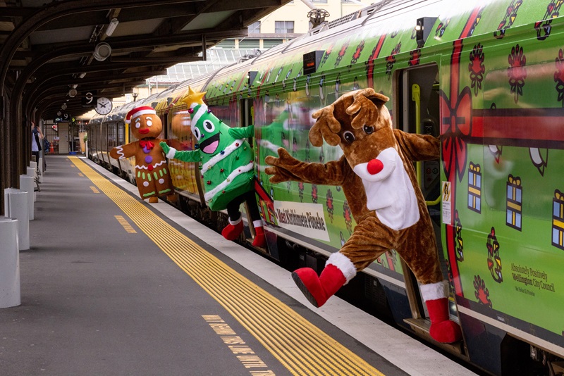 Trans - christmas-train
