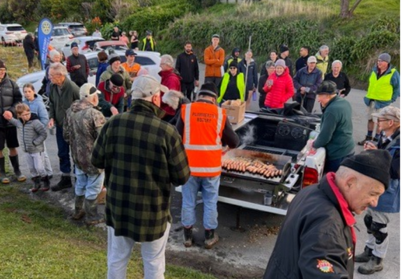 Community Joins Forces to Plant 1,100 Native Plants