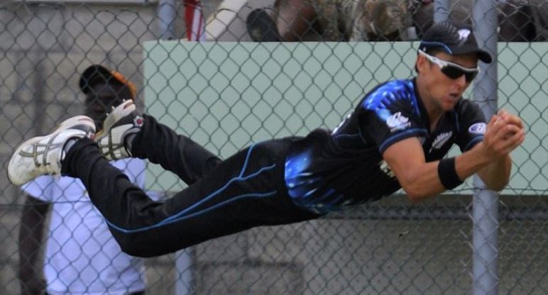 Transport - Trent Boult catch nz v eng