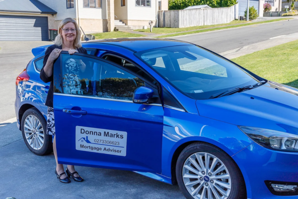 Donna Marks Mortgage Express adviser helping Wellington clients with home loans