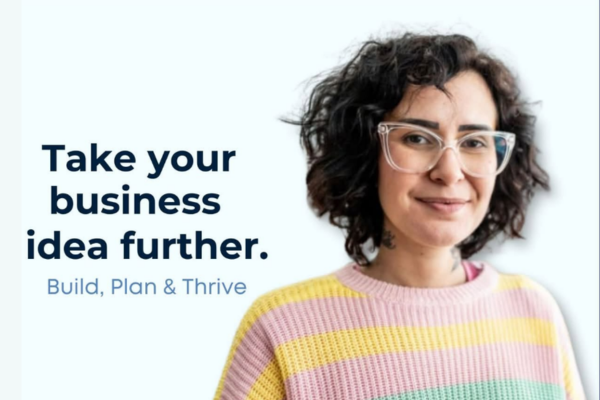 Promotional graphic for a free three-day Bizezi business course in Porirua, running from 4 to 6 August at Pātaka Art + Museum.